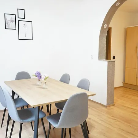 Moderne Ferienwohnung Nahe Skigebiet! Appartement Grossveitschtal
